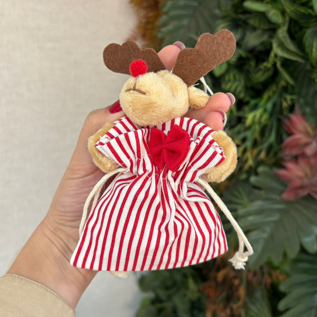Mini saco de presente em tecido com rena em pelúcia