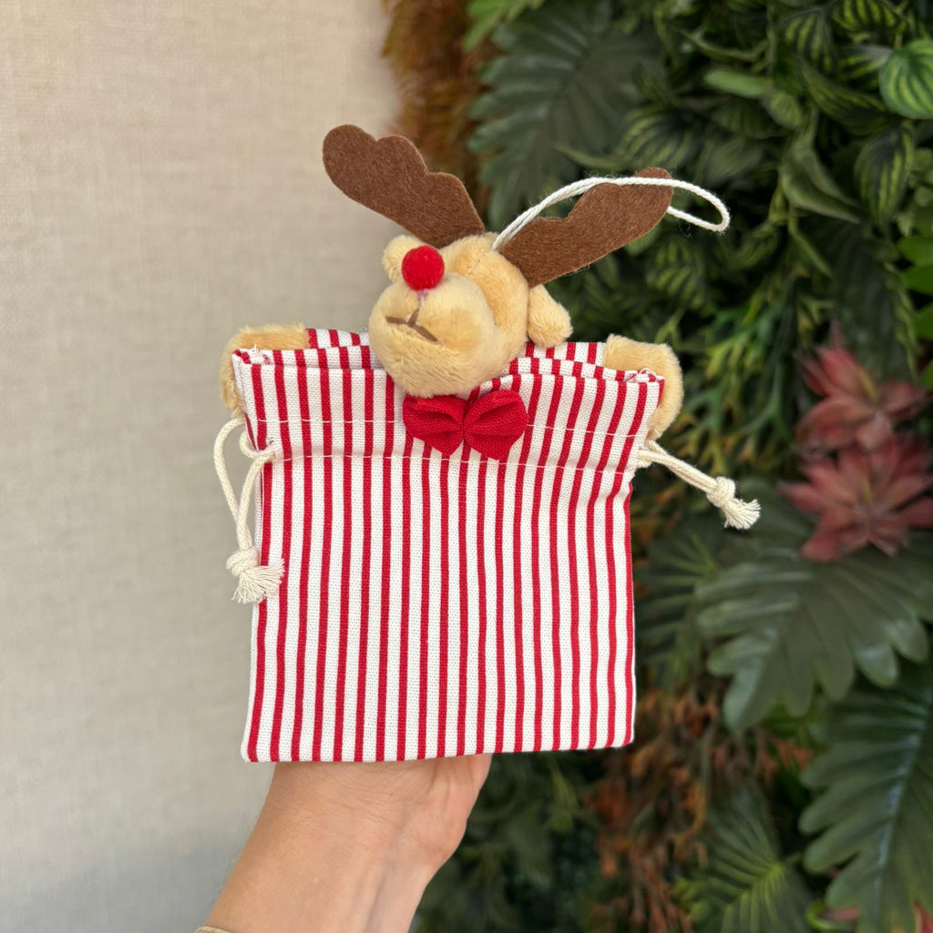 Mini saco de presente em tecido com rena em pelúcia