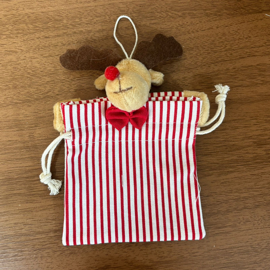 Mini saco de presente em tecido com rena em pelúcia