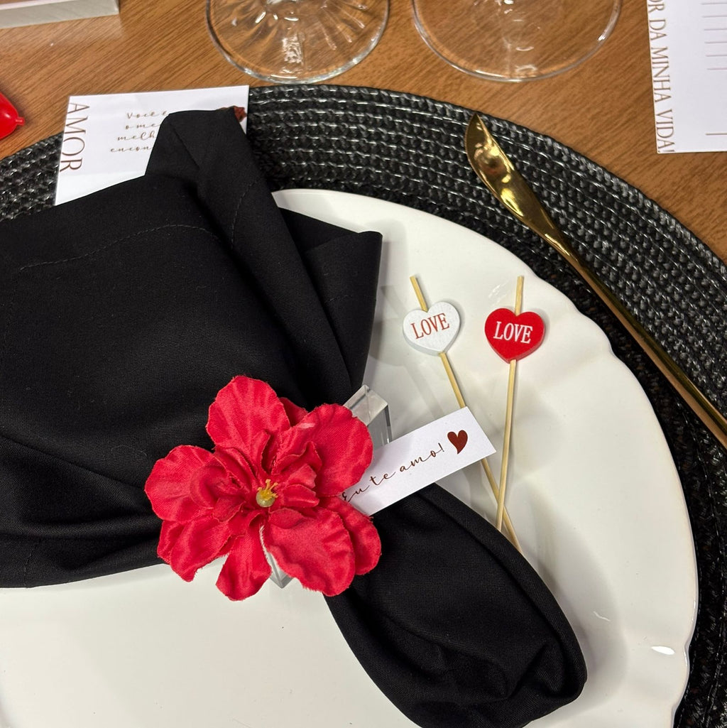 Kit com 50 palitos aperitivos 'LOVE'
