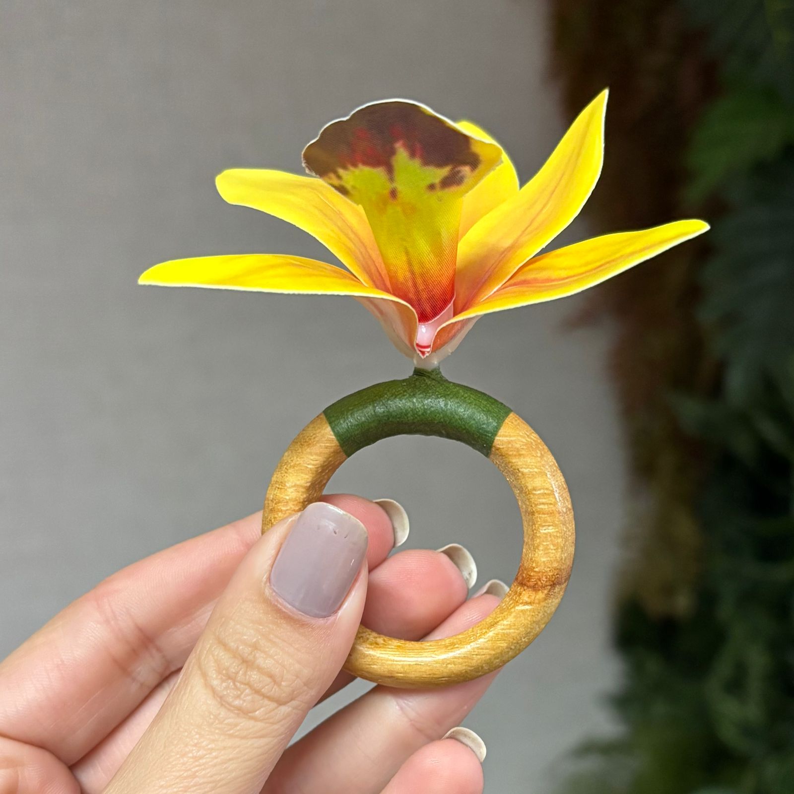 Porta-guardanapo orquídea amarela